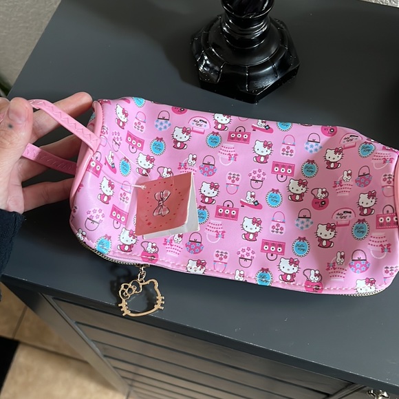 NWT Hello Kitty Pencil Case! - Picture 4 of 4